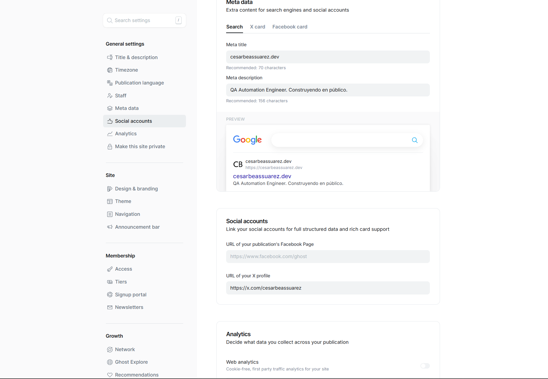 Panel de configuraciones de Ghost mostrando los metadatos del sitio