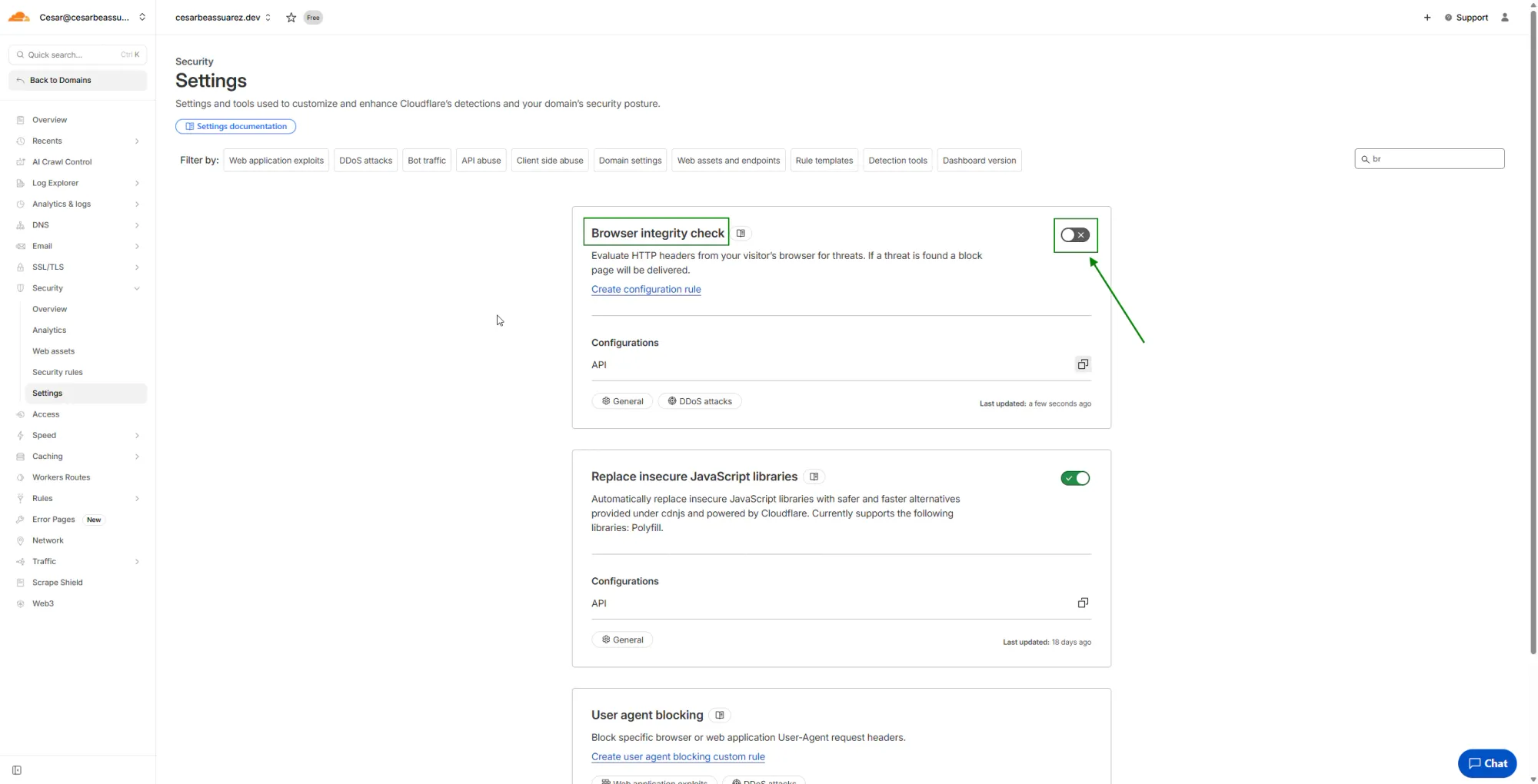 Cloudflare Security Settings mostrando Browser Integrity Check con toggle desactivado (OFF)